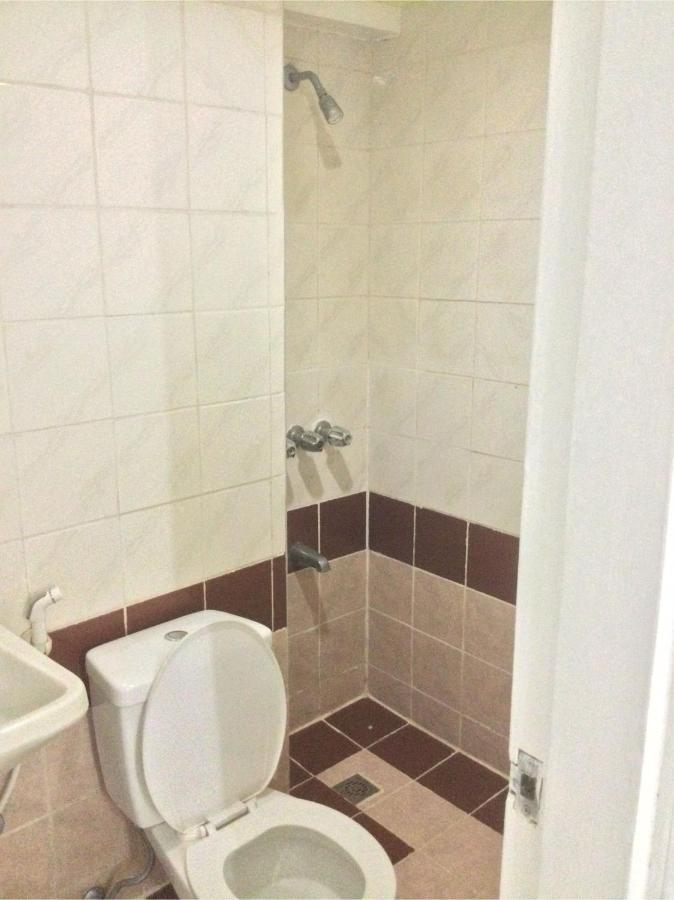 Oyo 817 Vista Apartelle Mandaluyong Екстер'єр фото