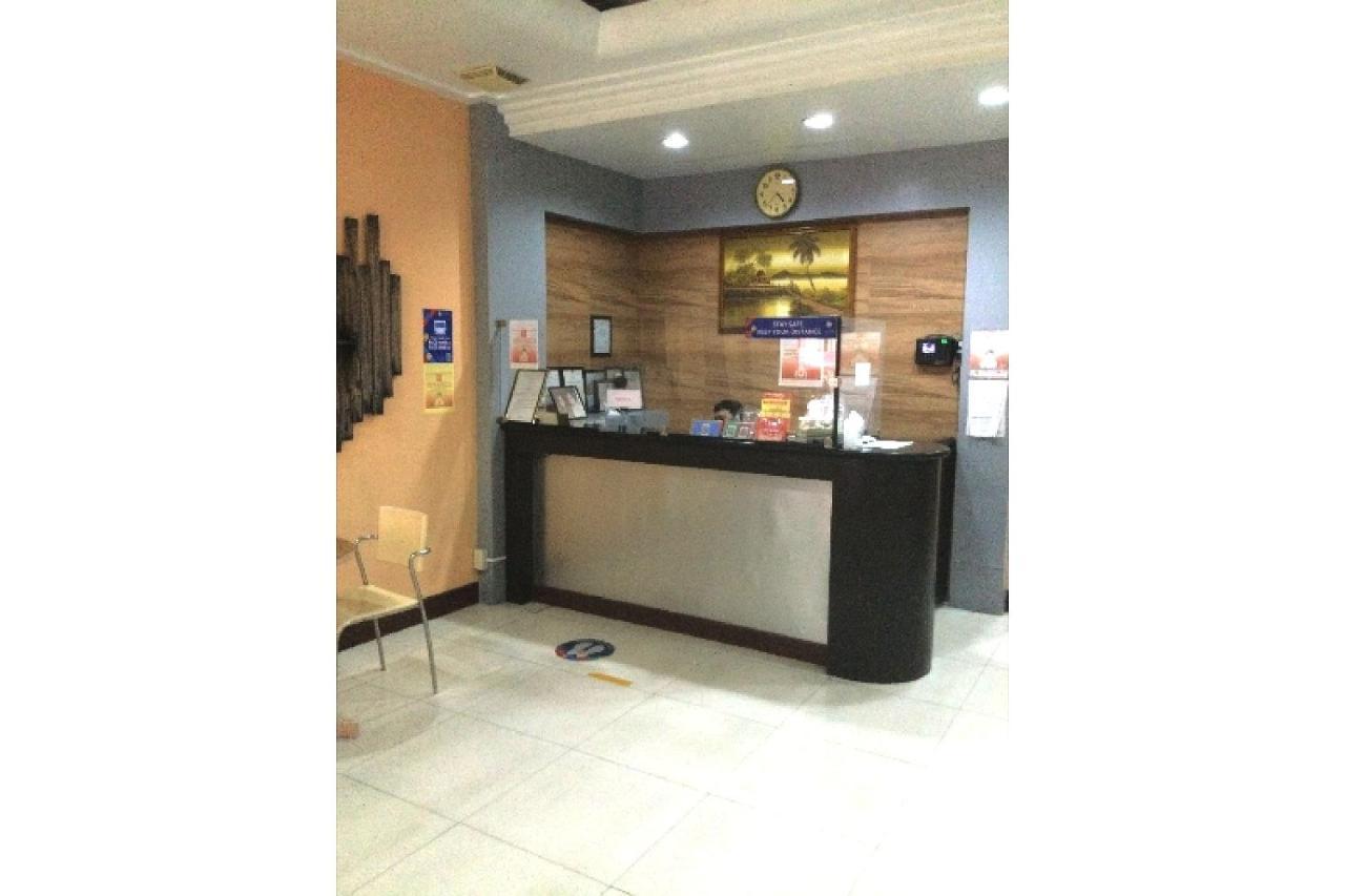 Oyo 817 Vista Apartelle Mandaluyong Екстер'єр фото